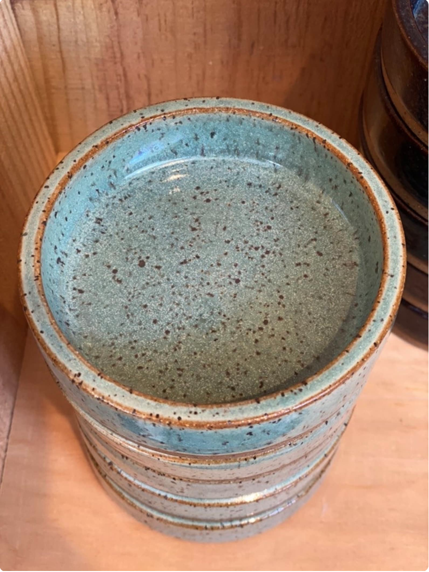 Stoneware Pillar Plate